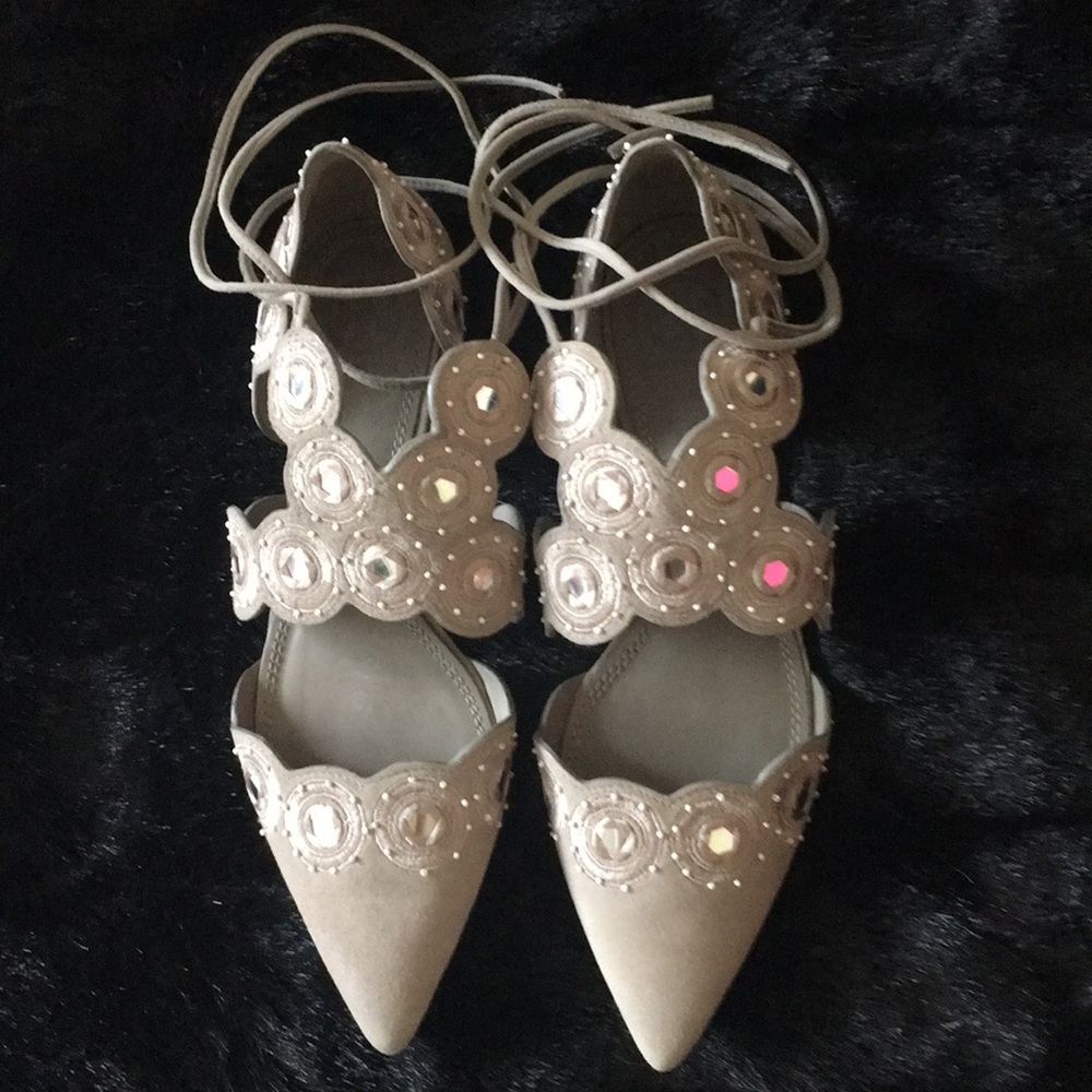 Tory Burch Yasmin D’Orsay, nude, size 7 1/2M.